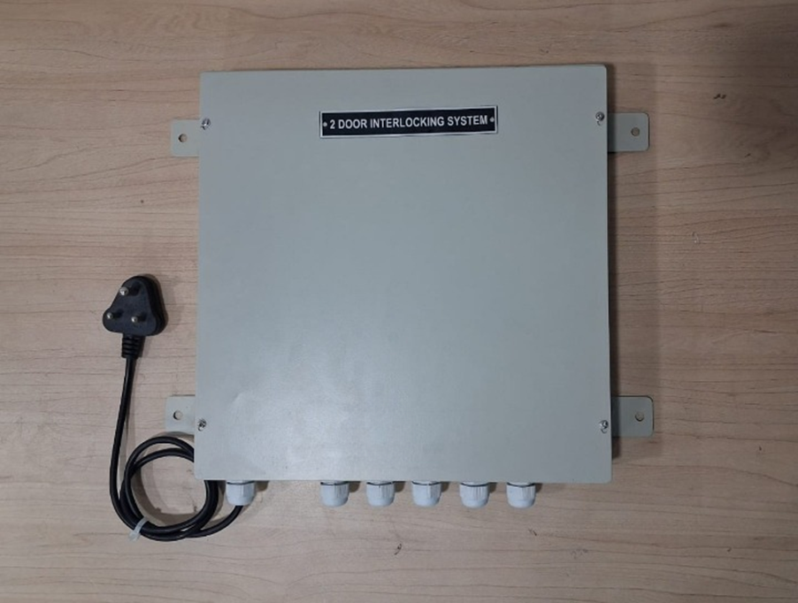 Door interlocking system — internal electronics